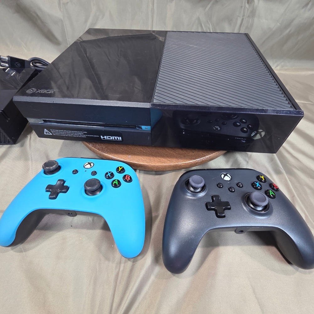 Microsoft Xbox One 500GB Console Model 1540 Black Bundle with 2 Controllers